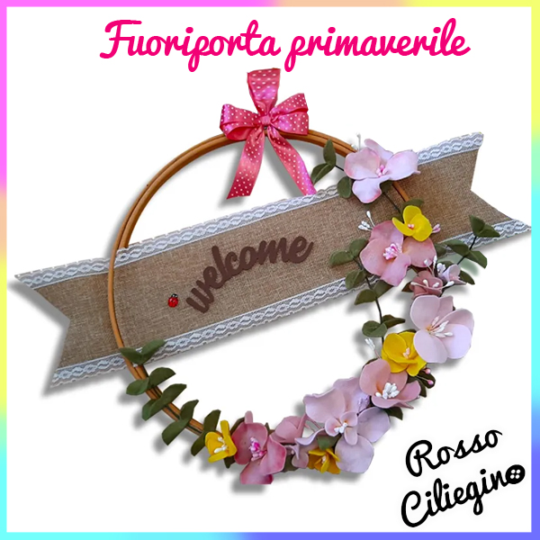 Cerchio fuoriporta primaverile con fiori in pannolenci